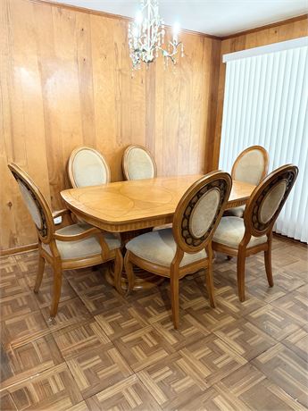 BROYHILL ~ Dining Table & (6) Chairs